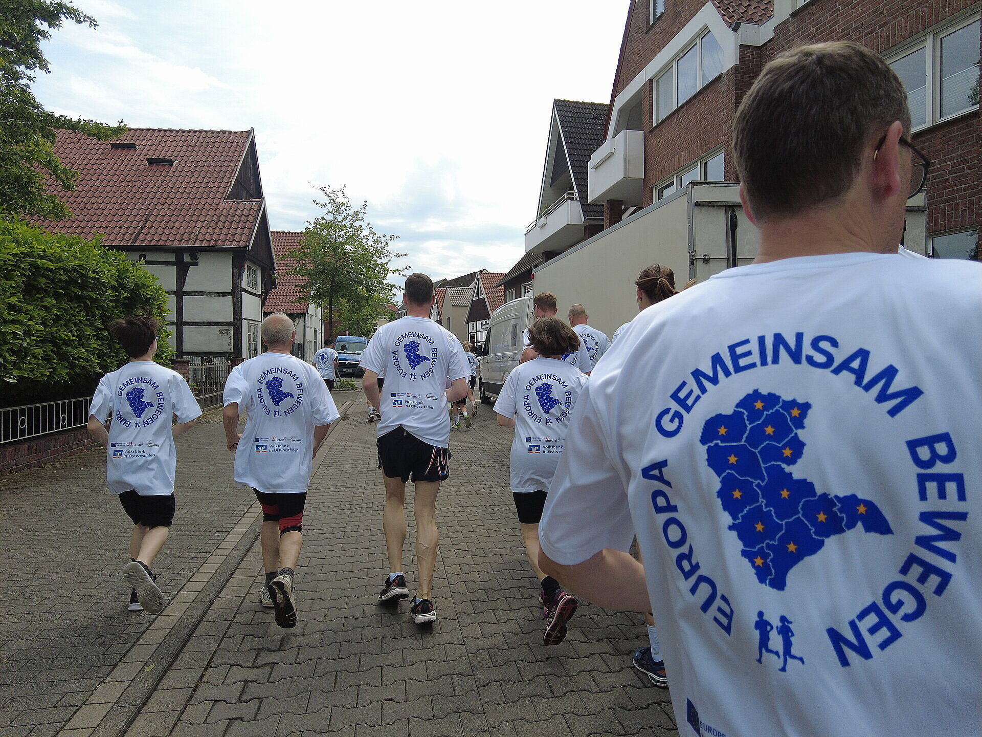 Läuferinnen und Läufer beim Europa-Lauf in Rheda-Wiedenbrück
