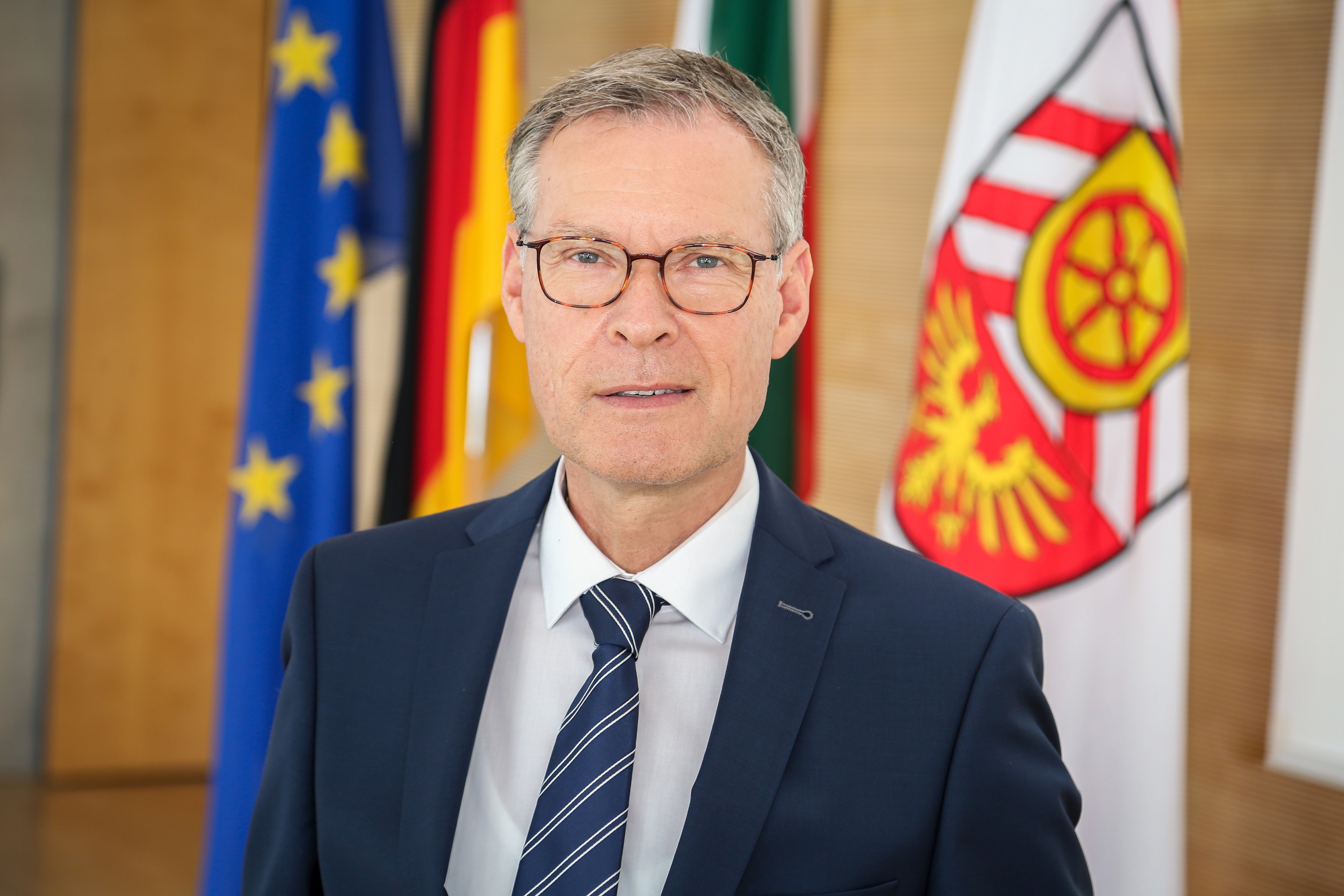 Landrat Sven-Georg Adenauer engagiert sich für eine Fortsetzung der Mehrwertsteuersenkung in der Gastronomie.