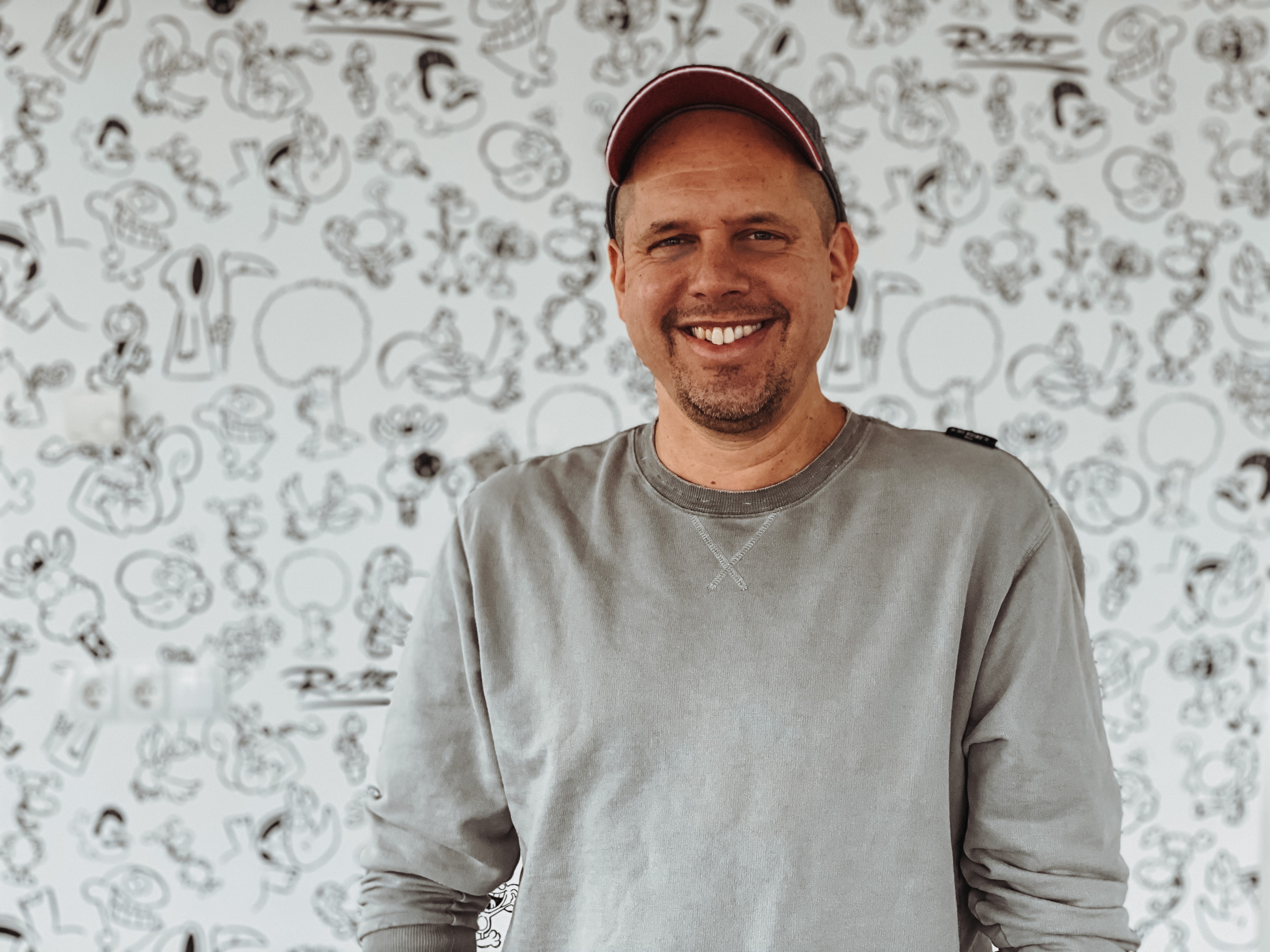 Der Bielefelder Cartoonist Ralph Ruthe macht am 21.  November beim Gründerforum in Halle (Westf.) Lust auf den Start in die Selbstständigkeit. Foto: Privat