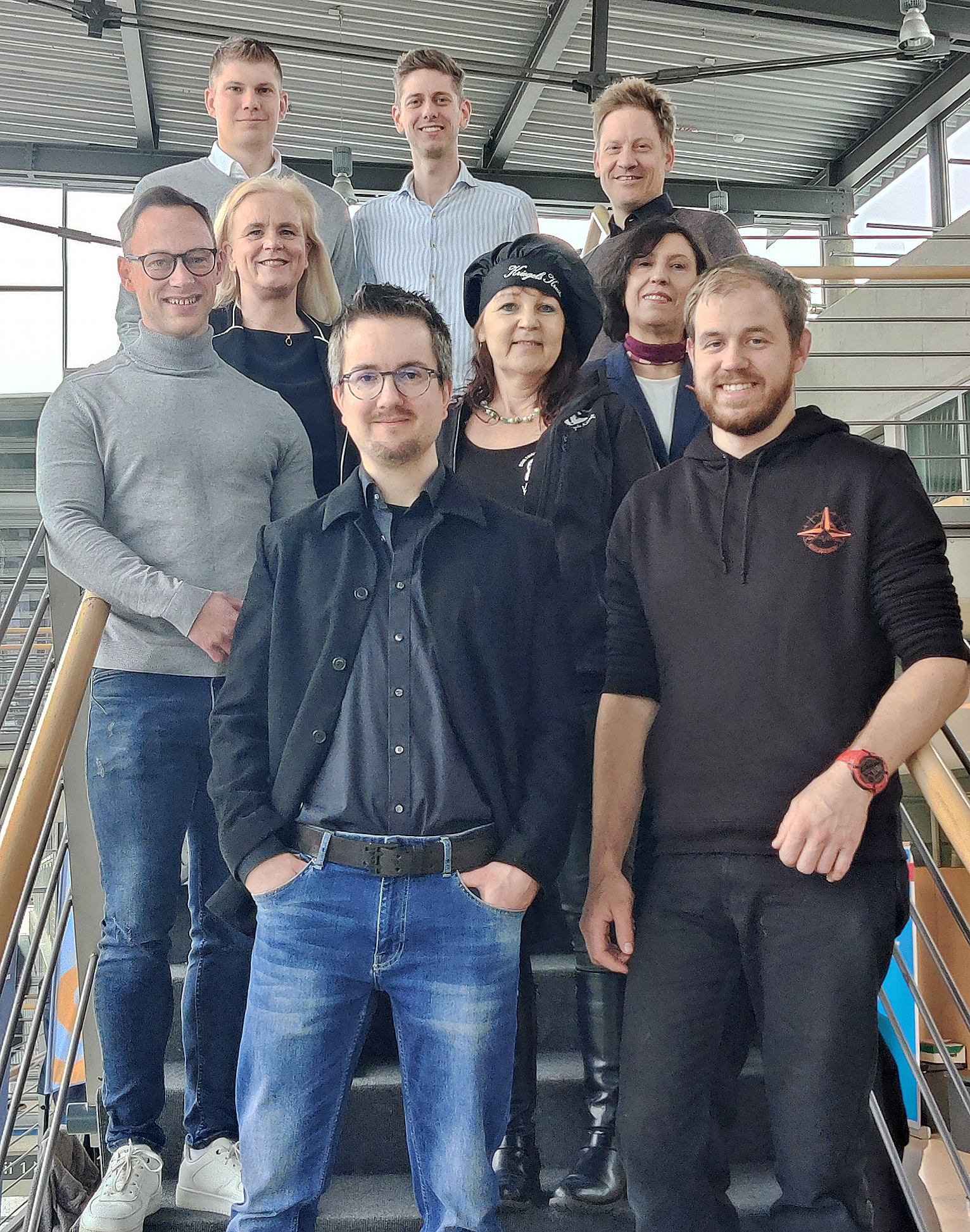 Informierten und motivierten zur Gründung (v.l.): Tobias Kaufmann (IHK Ostwestfalen), Raphaela Knoke (Vizepräsidentin IHK Ostwestfalen), Yannik Muntel (pro Wirtschaft GT), Volker Reers (Qseidon), Christoph Küster (pro Wirtschaft GT), Daniela Maria Kriegel (Kriegels Kruste), Ana-Cristina Lavrador (HWK OWL), Jörg Rodehutskors (IMA) und Patrick Riegel (Riegeladventure).