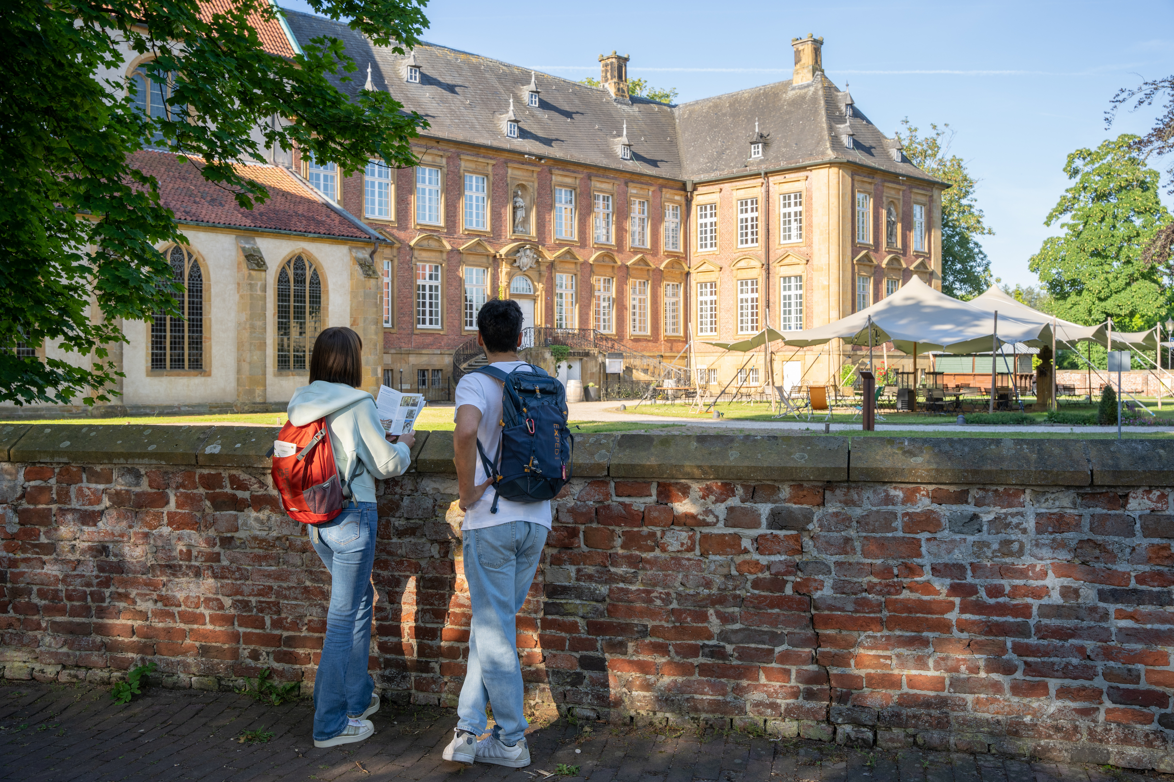 Das Kloster Marienfeld, der Klostergarten sowie das Naturschutzgebiet Hühnermoor sind die Highlights der Erlebnis.Kreis.GT Wanderung am 24. September 2023.  Foto: Kloster Marienfeld, Patrick Gawandtka