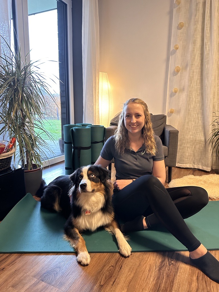 Gründerin Vanessa Johanntoberens mit ihrem Hund Tequila