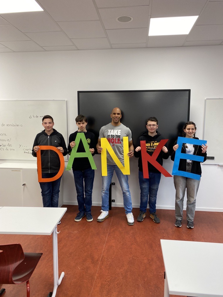 Die Schüler:innen des Ergänzungsunterrichts bedanken sich für die Unterstützung durch den MINT-Fonds.